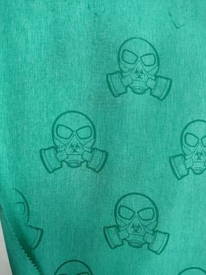 Tessuto in pelle di pesco di suede in poliestere al 100% per pantaloni da spiaggia floreali esposti all'acqua