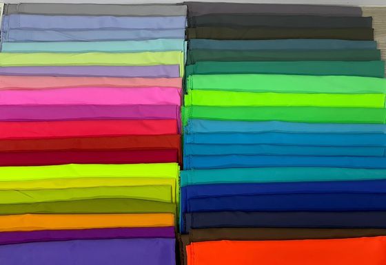 Pantaloni da spiaggia a velo di pelle di pesce impermeabile Tessuto per abiti da spiaggia di lusso ad alte prestazioni