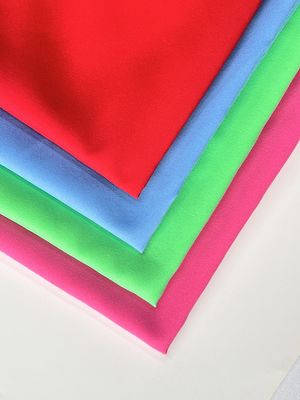 100% di poliestere riciclato, tessuto di giubbotto spazzolato, pelle di pesco, pantaloni da spiaggia, giacca